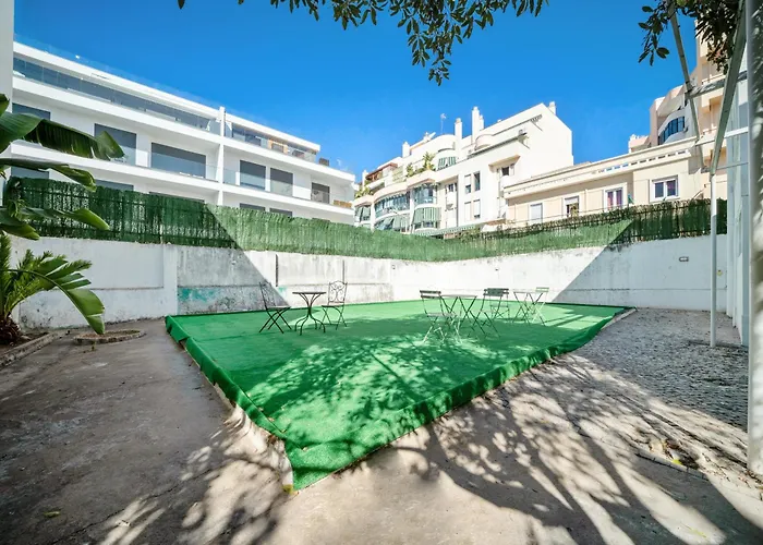 Hostel Plaza & Φάρο