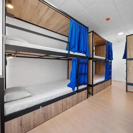 호스텔 Plaza & 파로